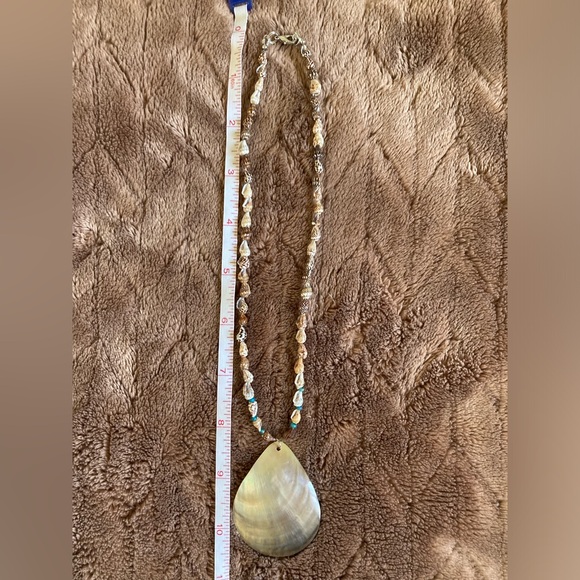 Handmade Natural Shell Pendant Necklace - Picture 5 of 5
